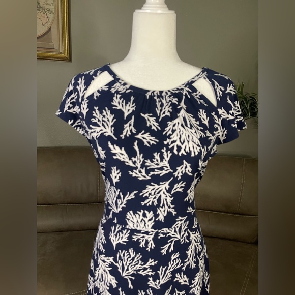 Michael Kors Nautical Coral Navy & White Coral Reef Cap Sleeve Midi Dress Sz M - Picture 2 of 12
